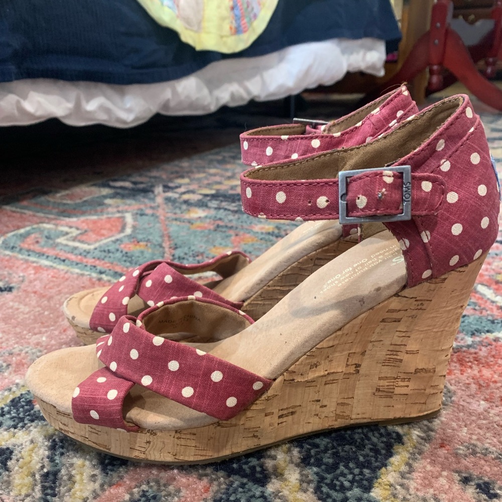Red polka dot wedges by TOMS 7.5